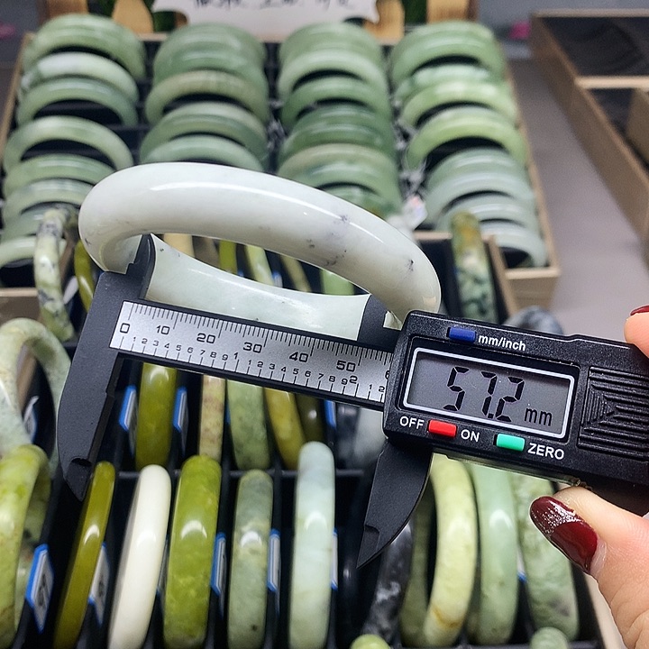 未镶嵌蛇纹石玉手镯109