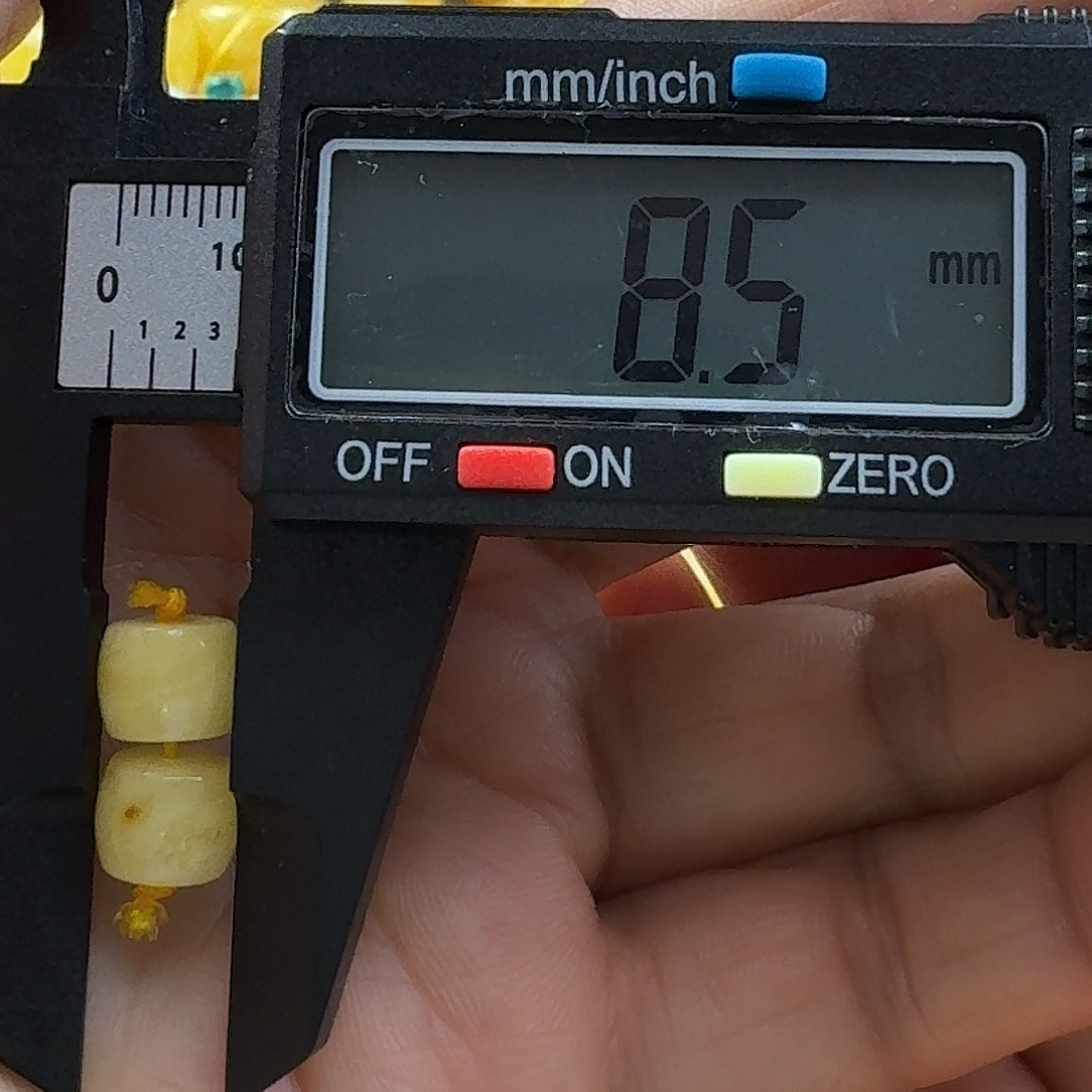 蜜蜡未镶嵌裸石15杂