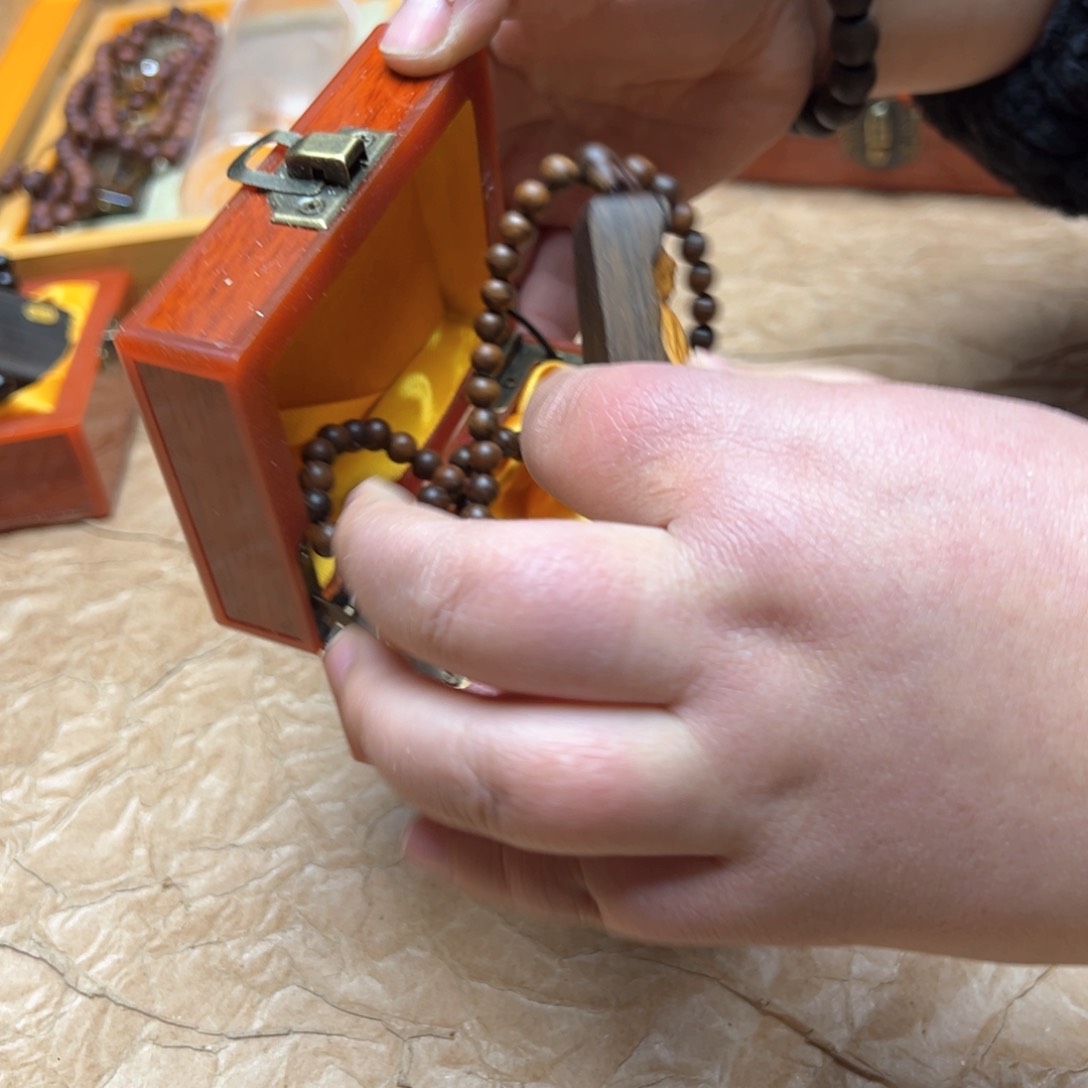 大叶紫檀（黑酸枝木类）