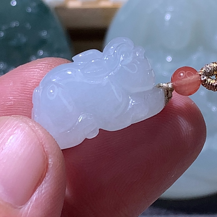 翡翠未镶嵌颈饰炸/貔貅