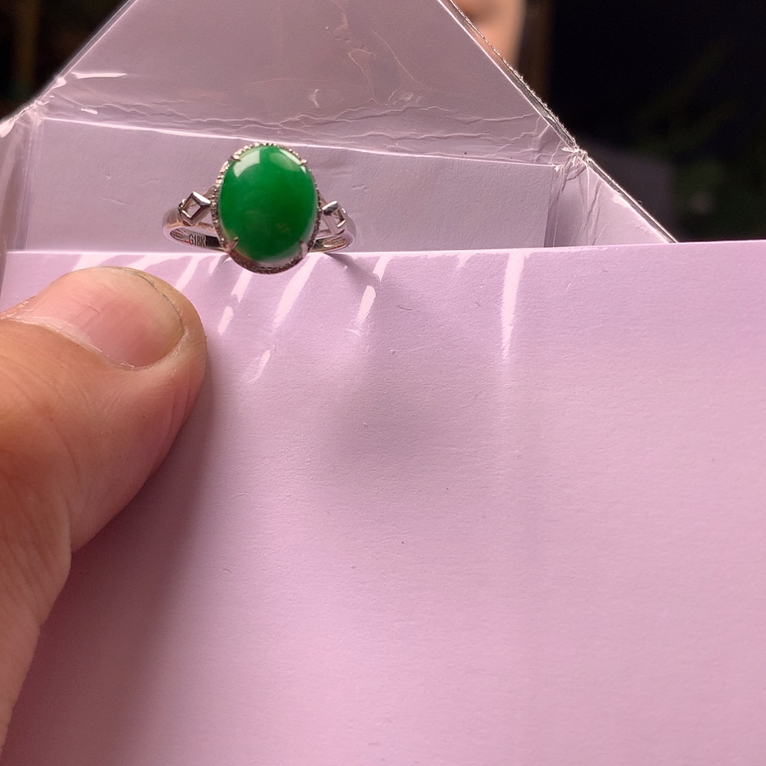 翡翠18K金镶嵌颈饰戒指