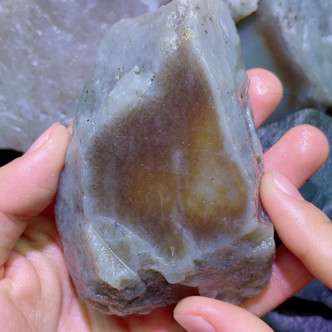 和田玉未镶嵌珠宝半成品