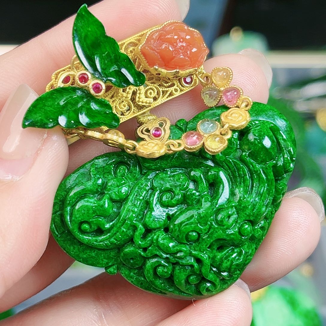 翡翠颈饰银S925镶嵌吊坠