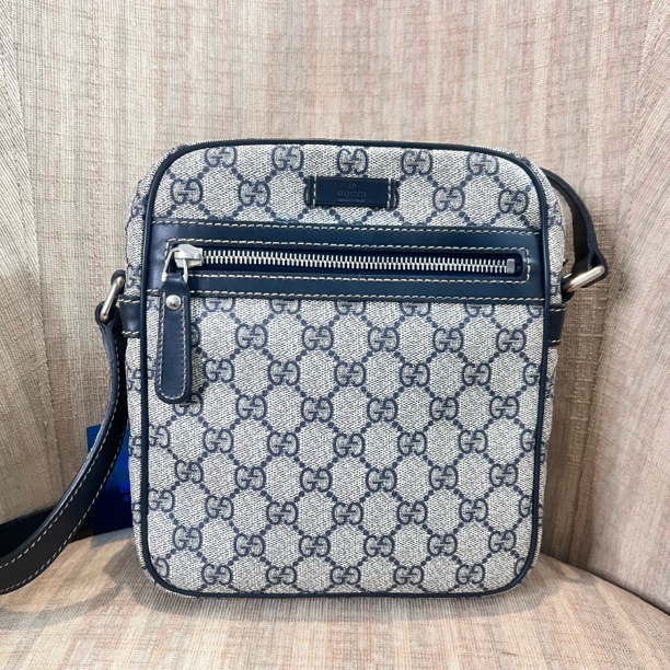 95新 GUCCI/古驰 95新 老花时尚单肩斜挎邮差包/jc