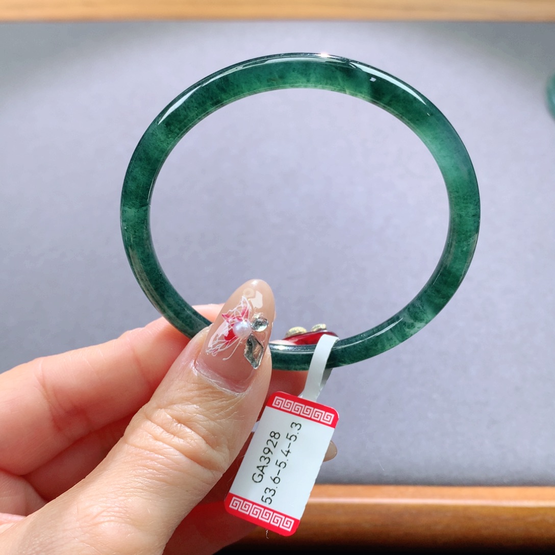 翡翠手镯未镶嵌天然翡翠手镯叮当镯