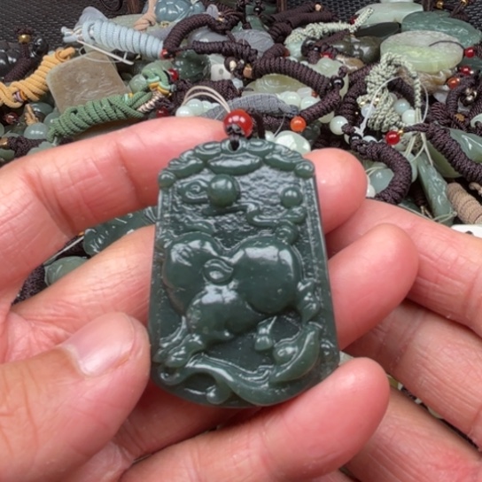 和田玉吊坠未镶嵌