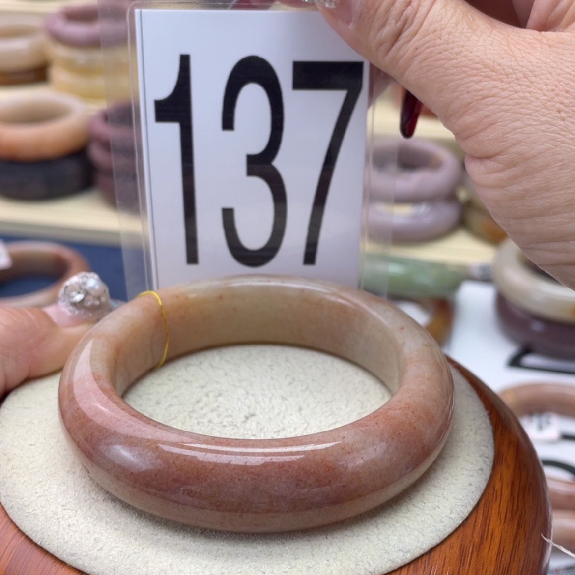 【闪购商品】石英质玉手镯未镶嵌