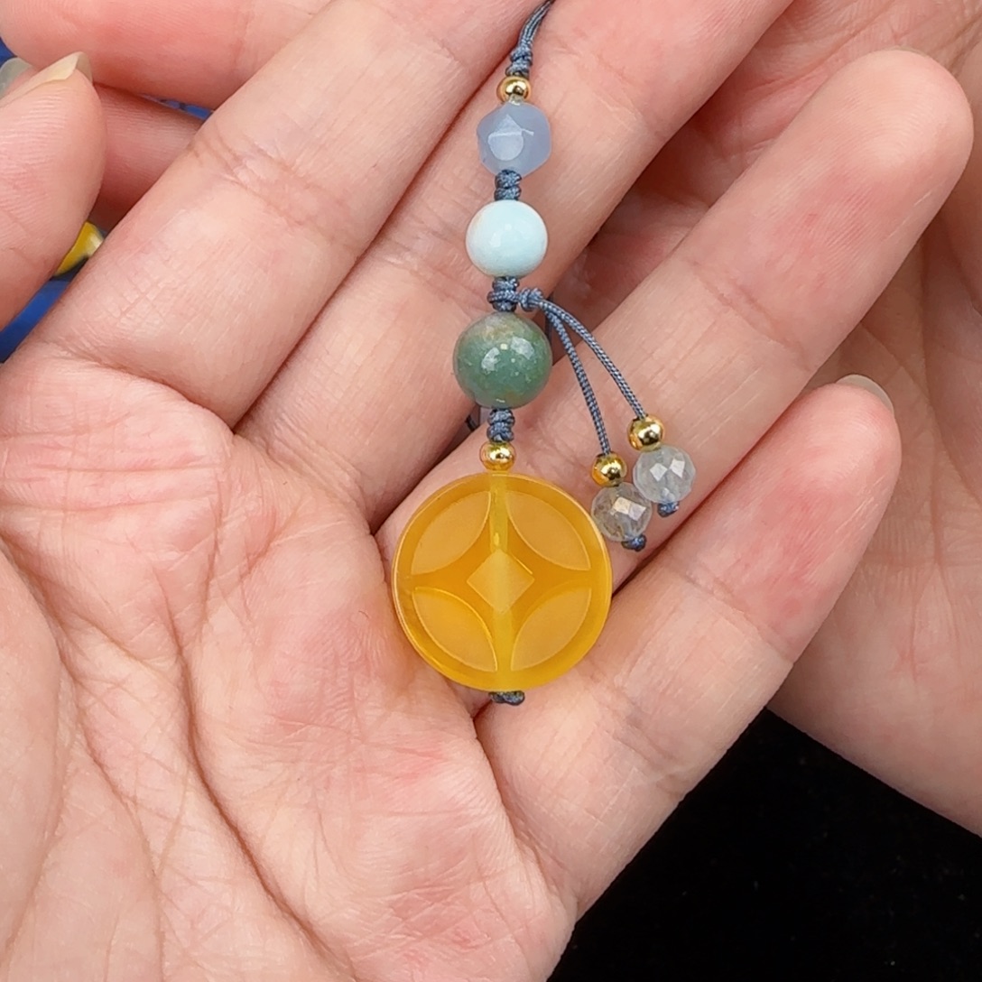 未镶嵌吊坠(赠链)蜜蜡