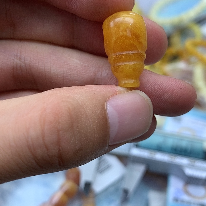 蜜蜡未镶嵌珠宝奇石