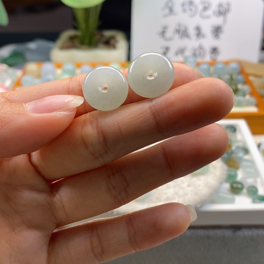 翡翠散珠迷**?天然翡翠一对14+