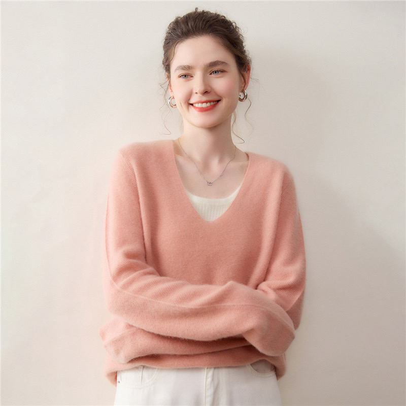 25017V领羊绒拉绒针织衫秋冬软糯舒适保暖宽松套头打底毛衣女。