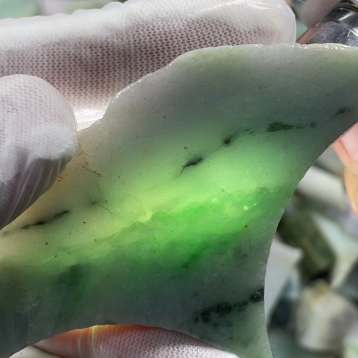 翡翠吊坠(不含链)未镶嵌天然翡翠边角料