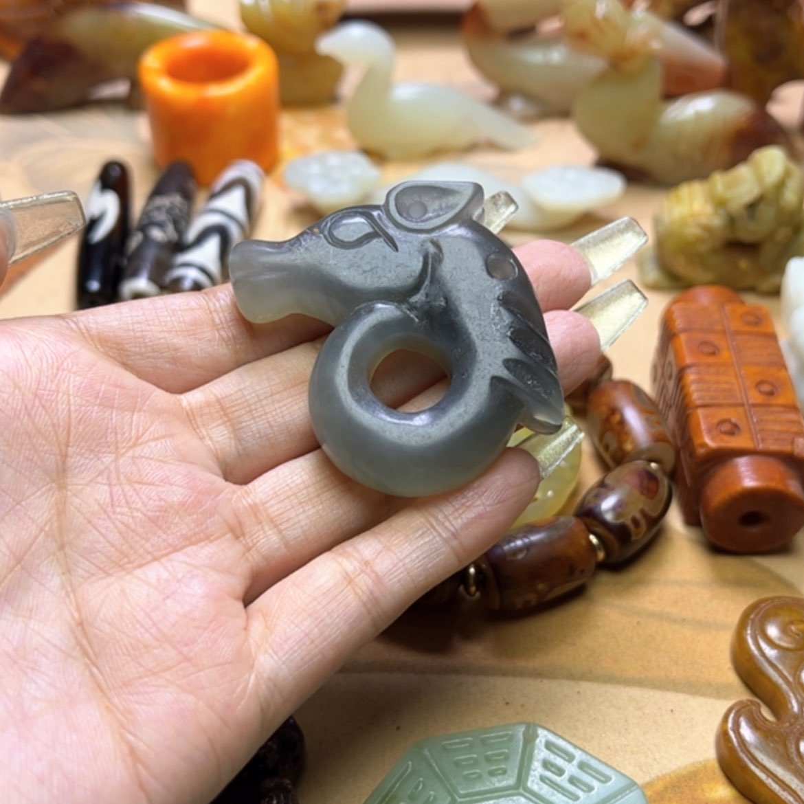 【闪购商品】蛇纹石玉颈饰未镶嵌