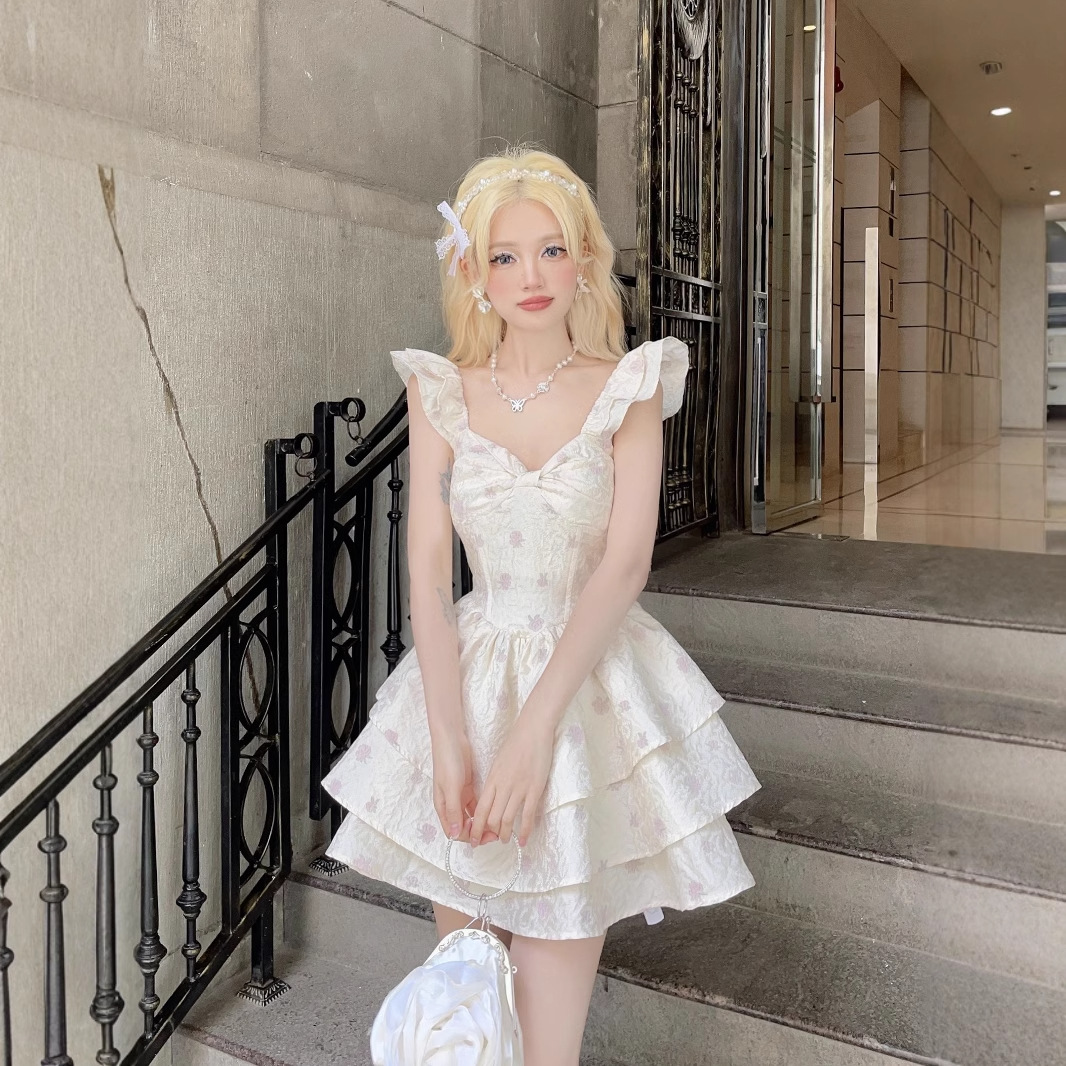 【新店福利】奶甜系小飞袖碎花连衣裙女夏日多巴胺甜美风小个子在逃