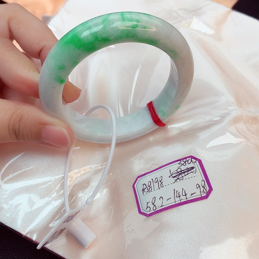 翡翠未镶嵌手镯缅甸翡翠