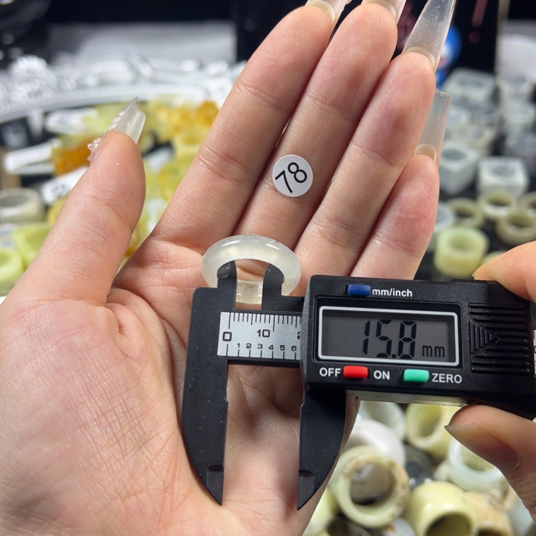 蛇纹石玉未镶嵌戒指