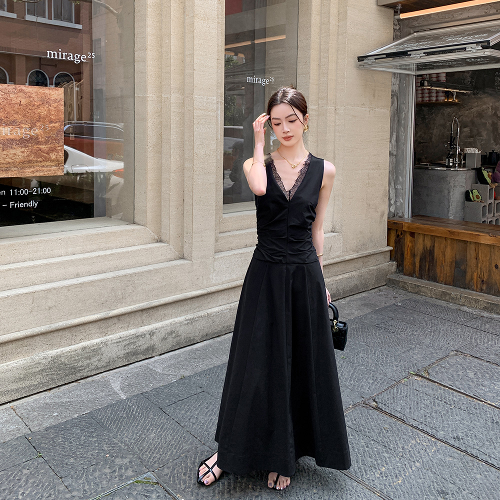 缤菓binguo 网纱后背设计黑色蕾丝V领连衣裙女夏新款修身显瘦裙子