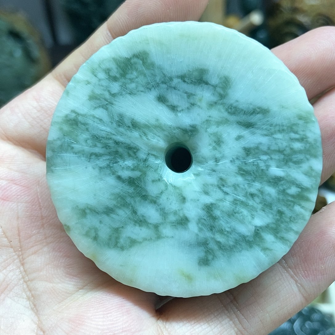 蛇纹石玉车挂未镶嵌