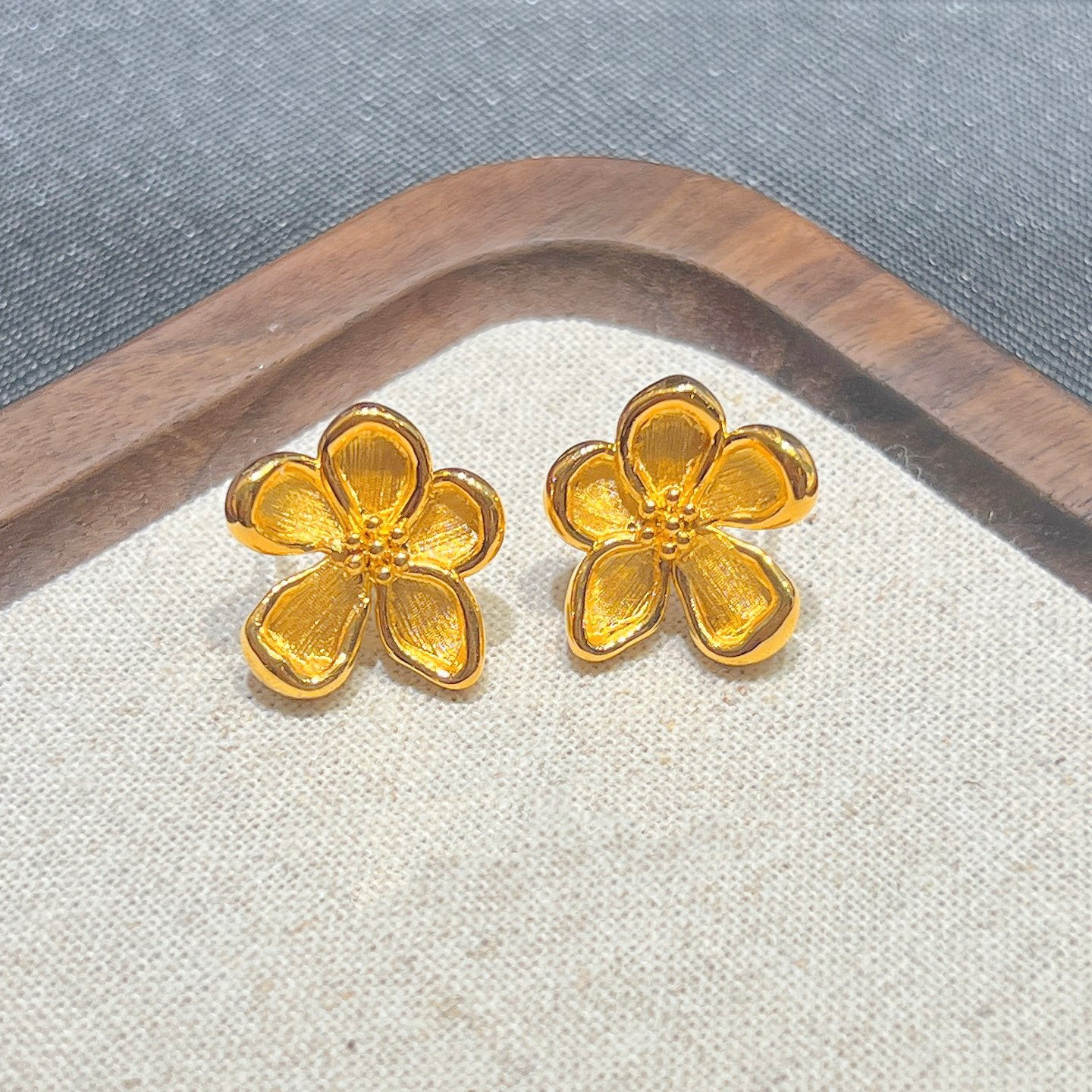 足金999花朵耳钉5D直针黄金耳饰