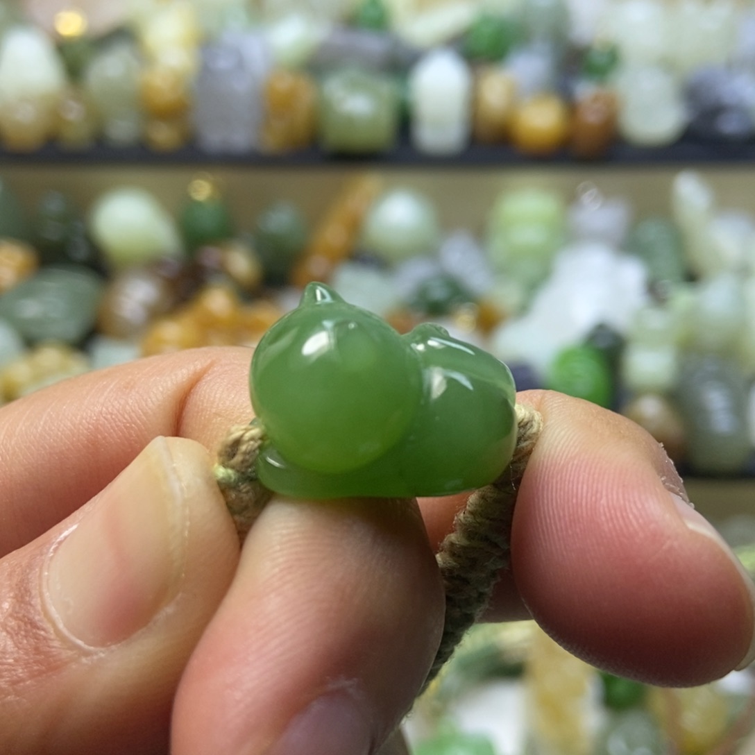 和田玉颈饰未镶嵌M****o