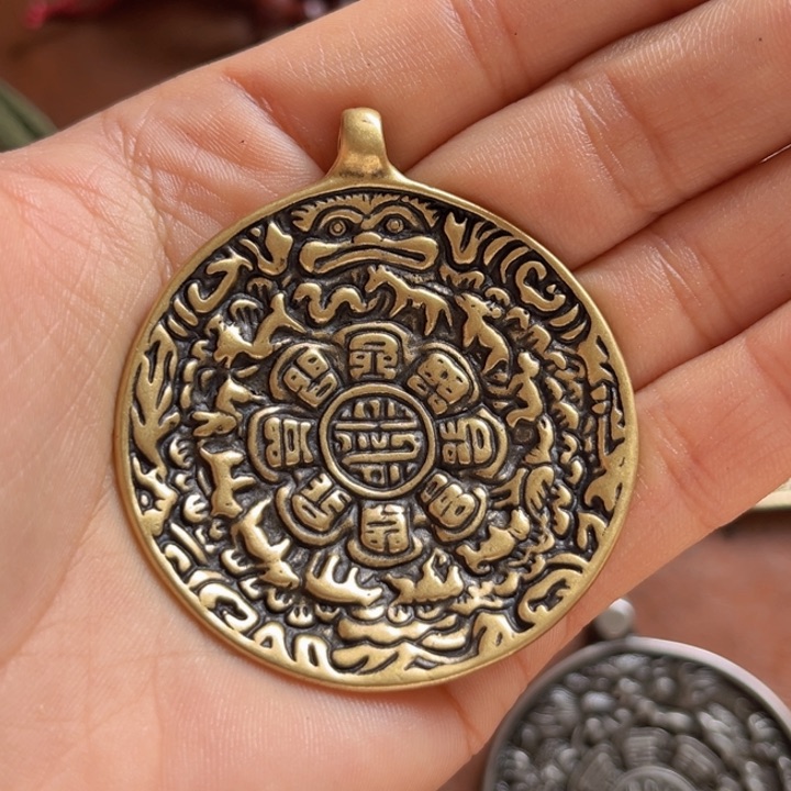 颈饰琉璃大**子喜欢的朋友