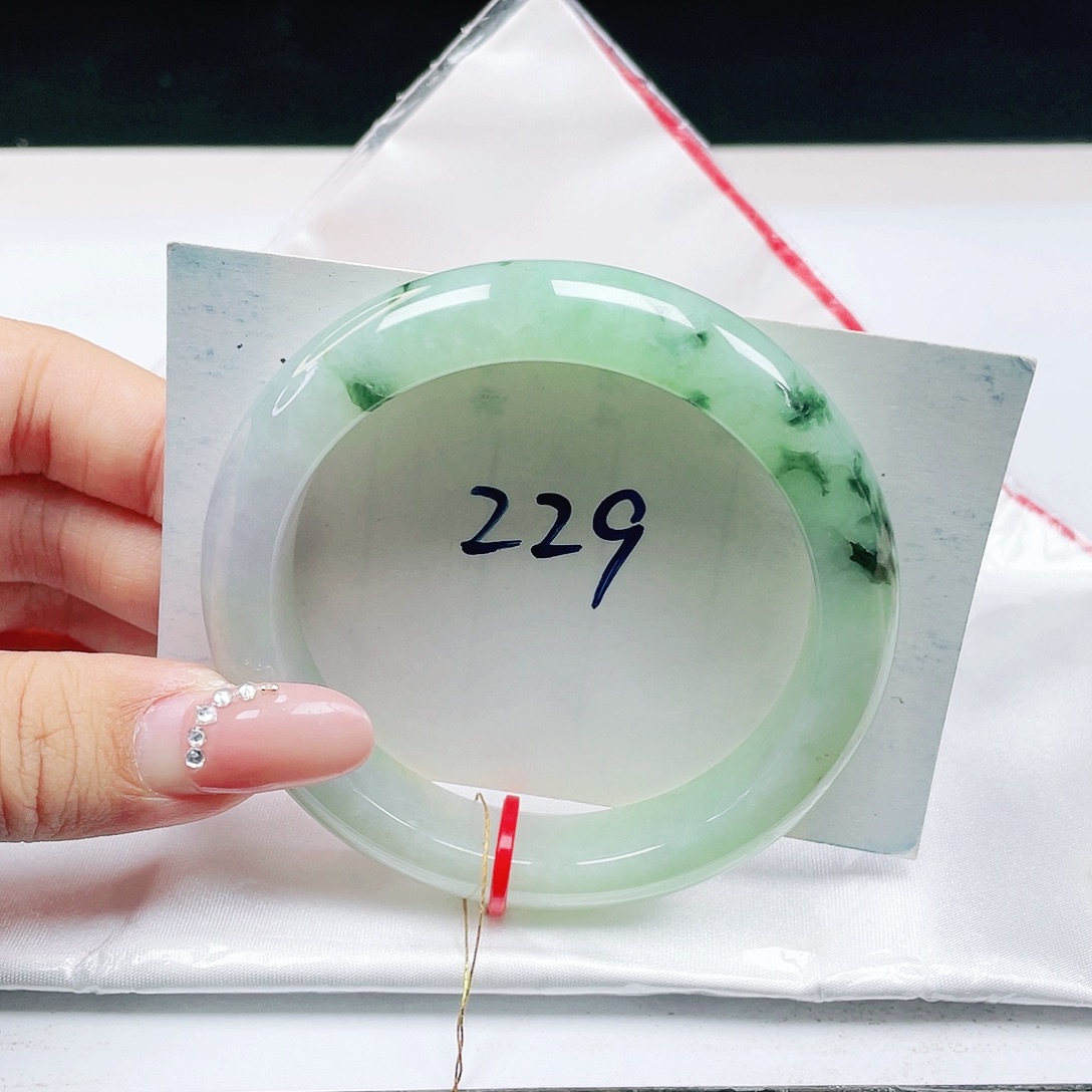 翡翠未镶嵌手镯 正圈56+