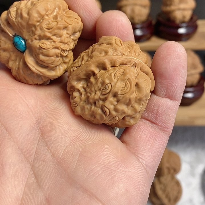 把件文玩核桃精品蛤蟆头雕刻金币题材文玩核桃