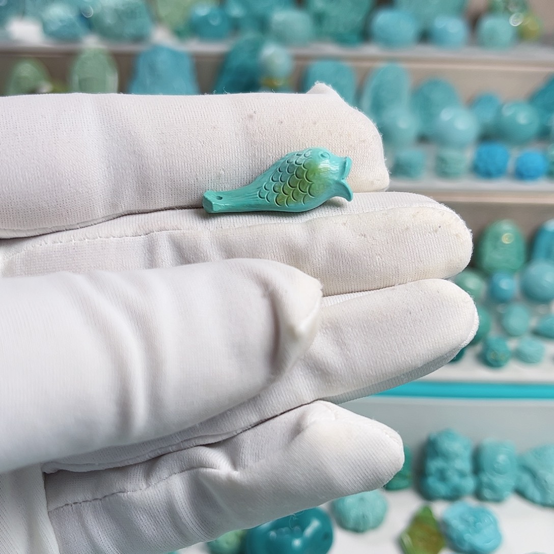 绿松石未镶嵌珠宝奇石