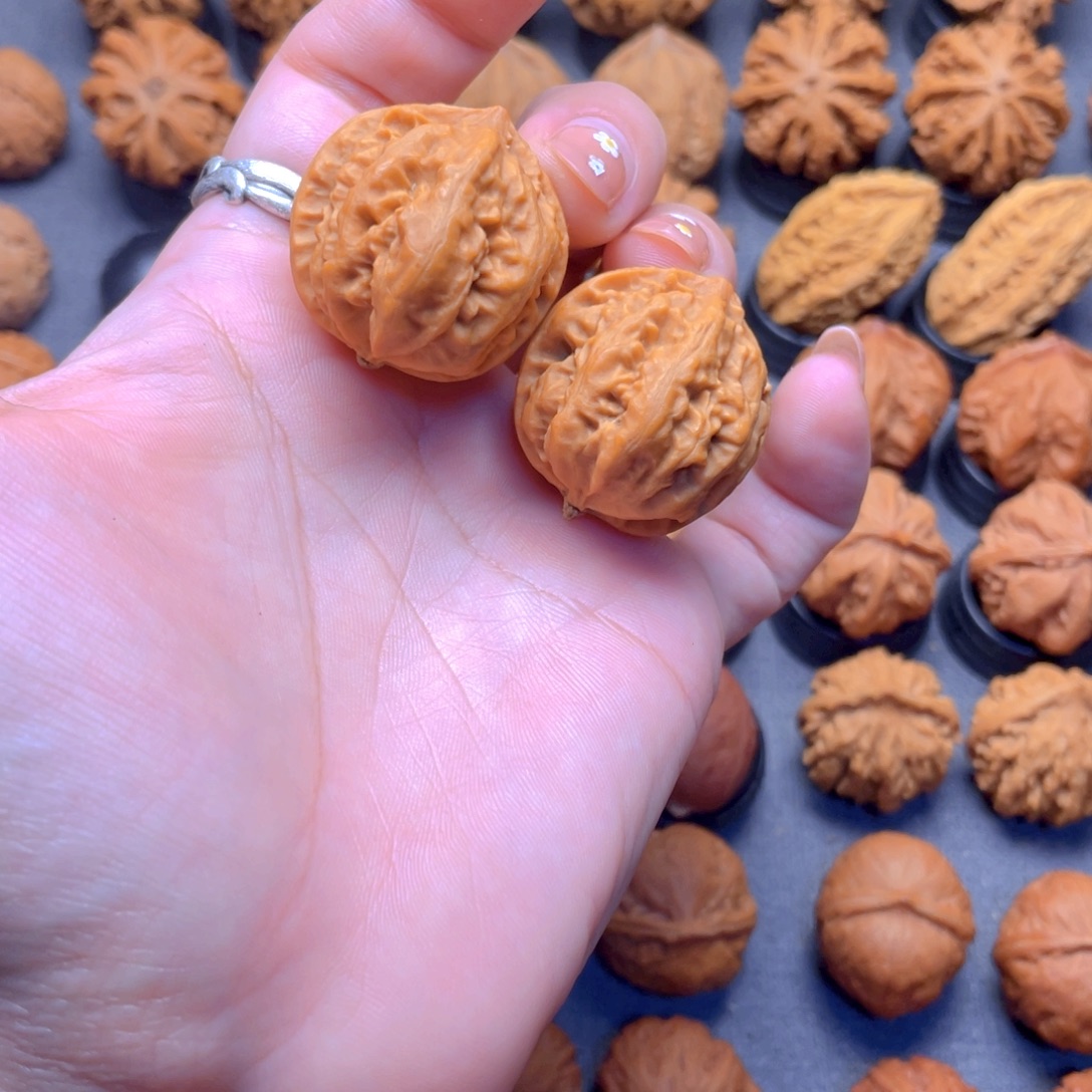 慵***蚁核桃文玩把件八爪金龙