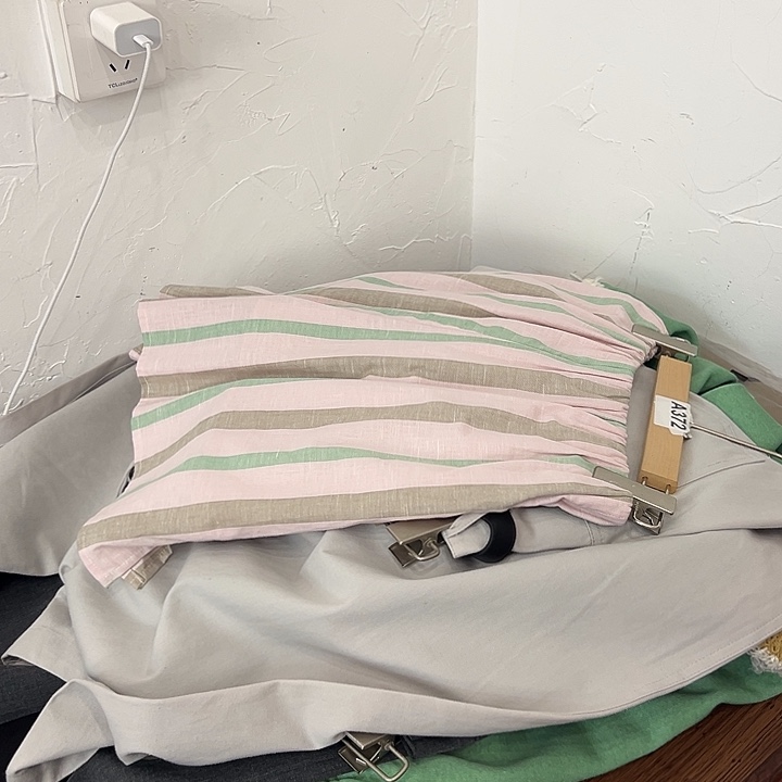 玉***米今天新款 粉色条纹短裤