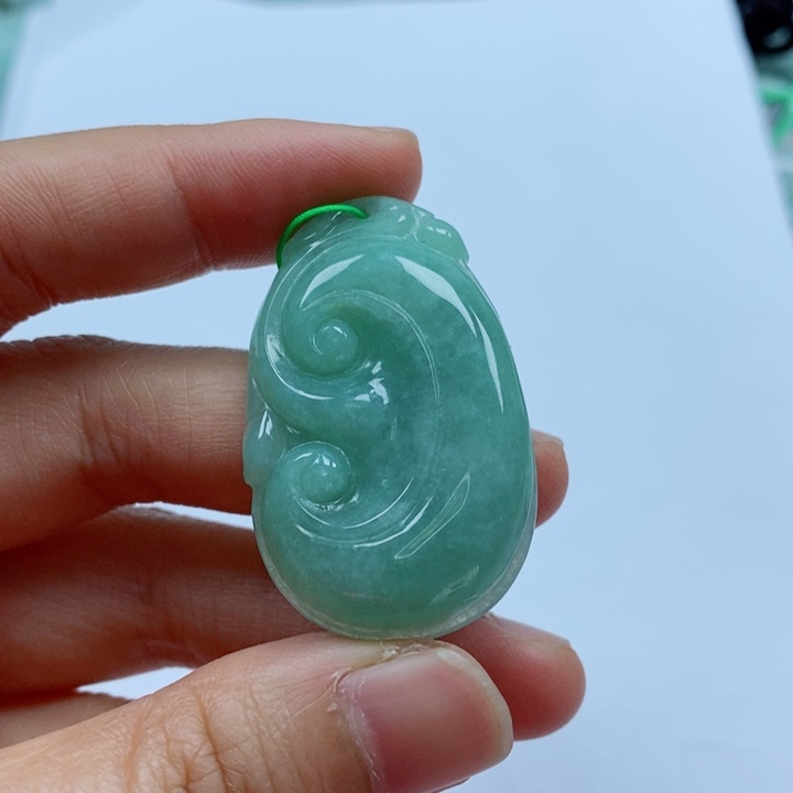 翡翠颈饰未镶嵌天然翡翠