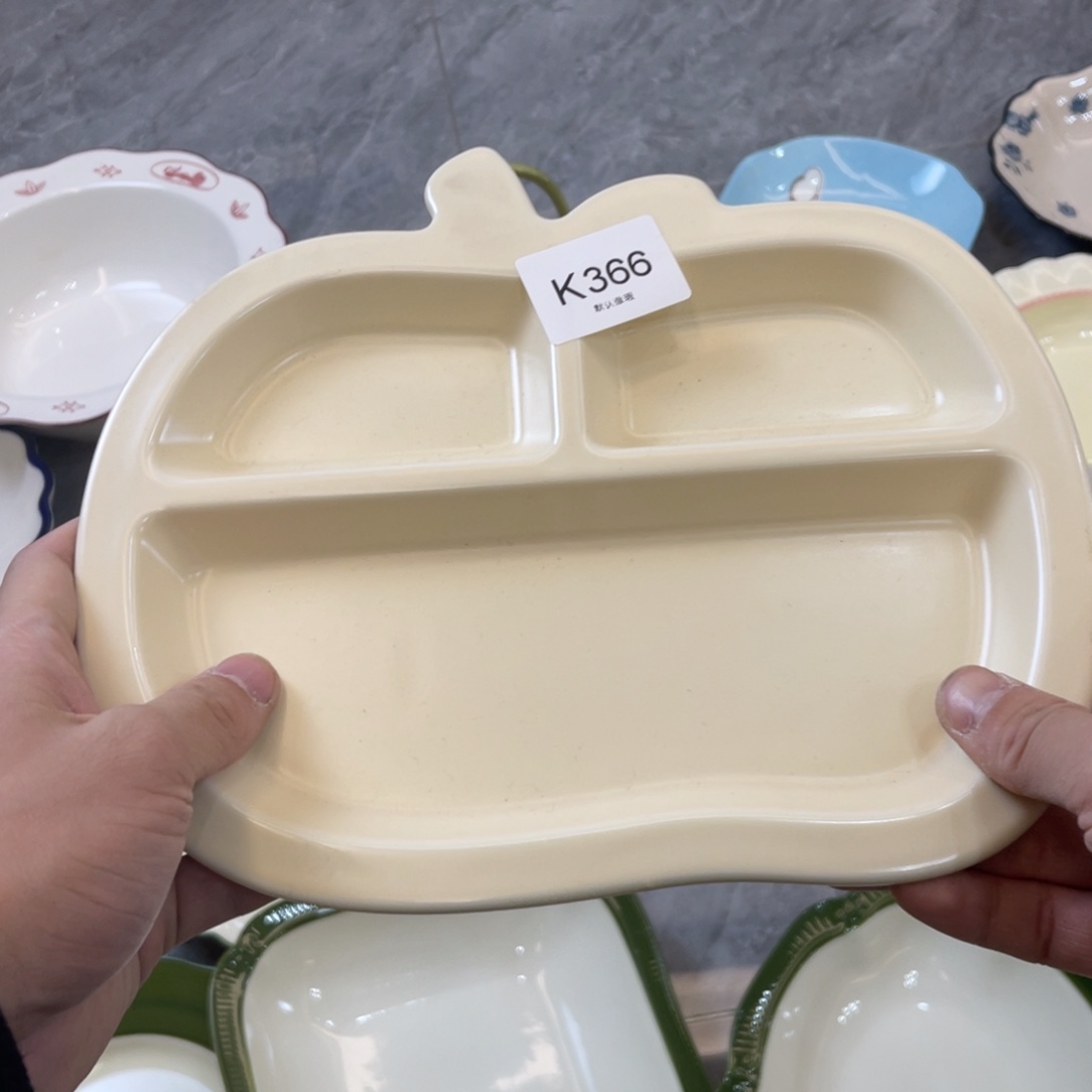 陶瓷微瑕餐具介意勿拍，满18飞！