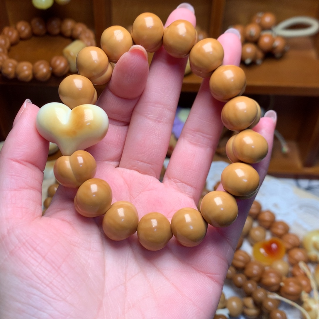 吊坠猴头核桃15高定屁桃手串白爱心