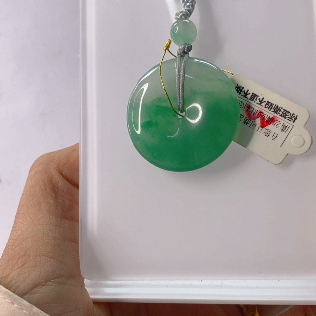 石英质玉未镶嵌颈饰