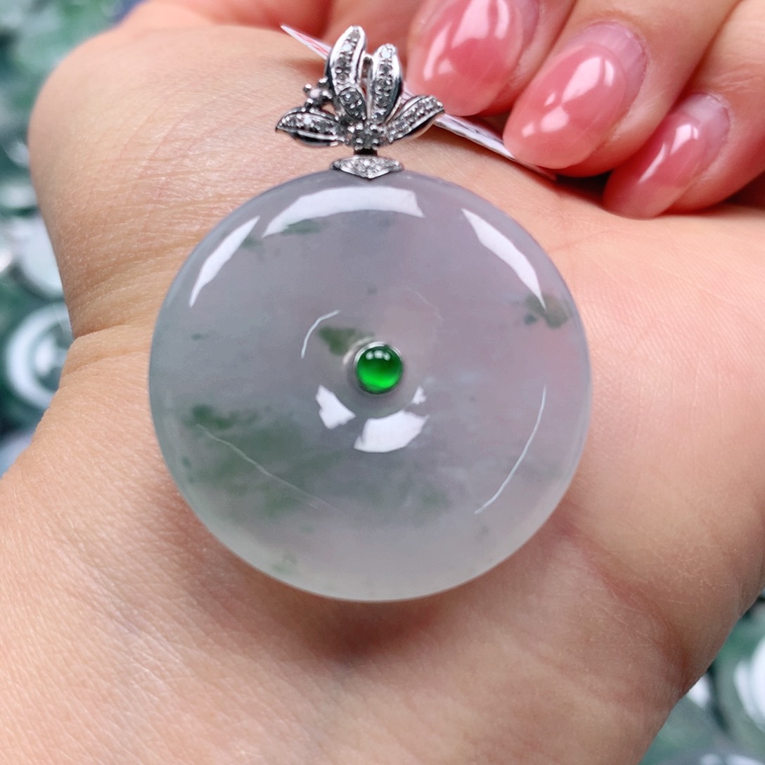 翡翠颈饰18K金镶嵌天然翡翠