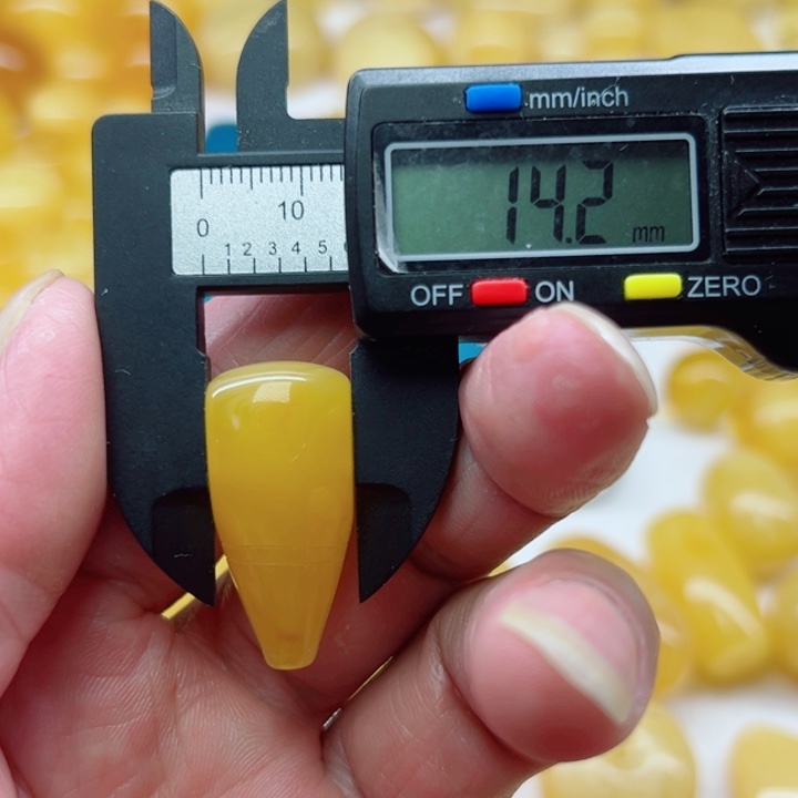 未镶嵌琥珀（矿物珀）裸石