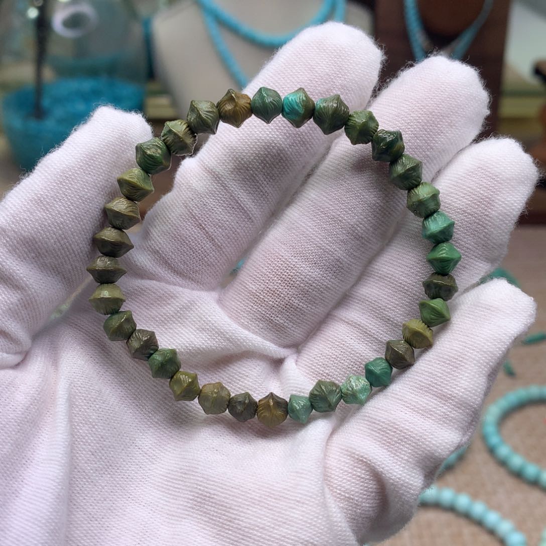 绿松石配饰未镶嵌