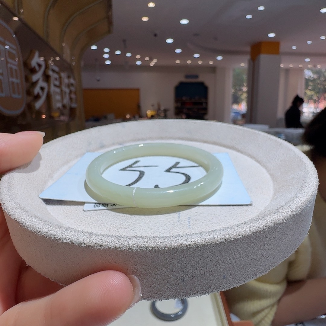 和田玉未镶嵌手镯350