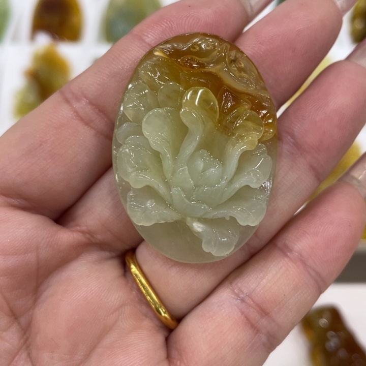 蛇纹石玉合金颈饰