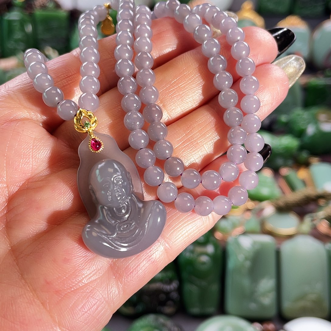 和田玉挂件18K金镶嵌