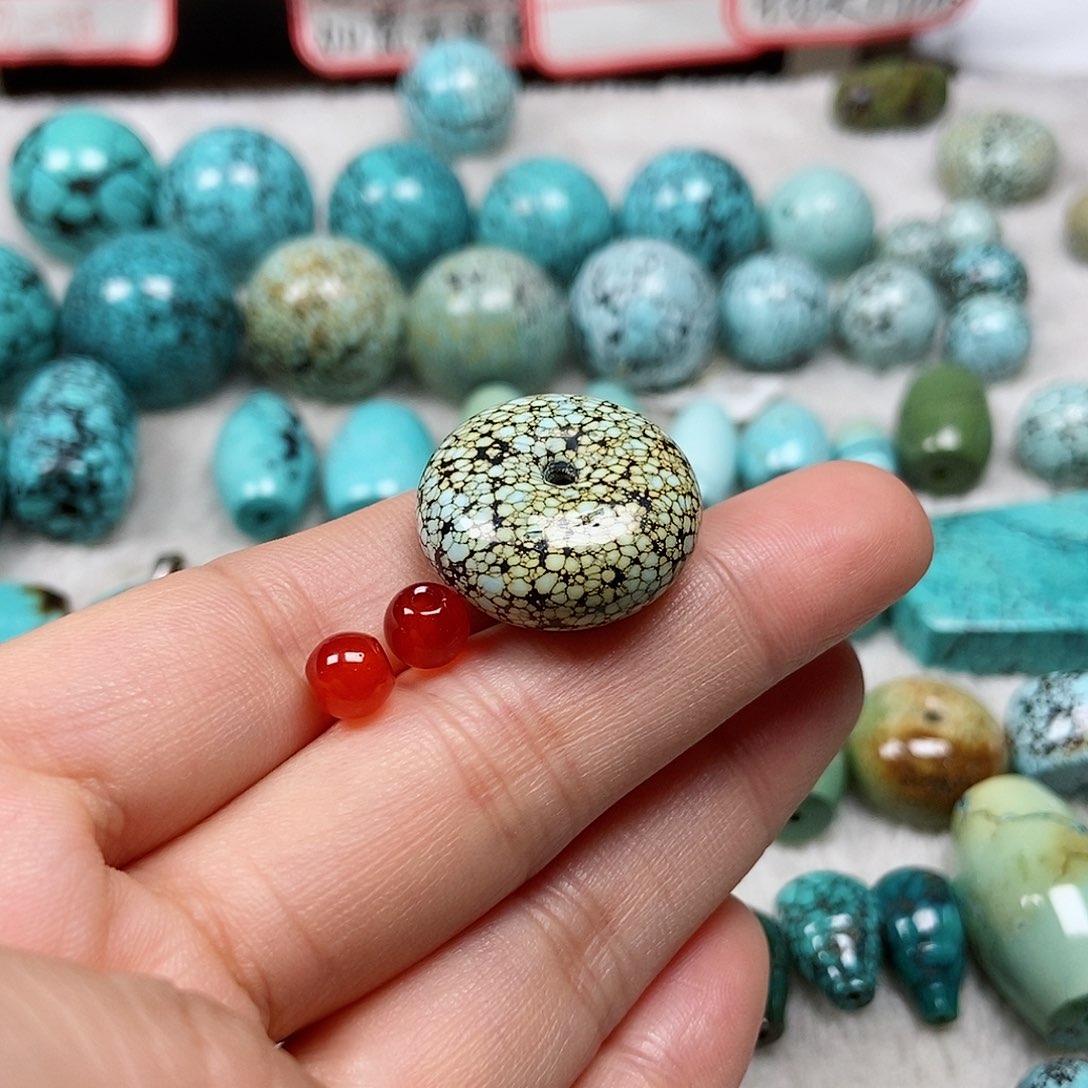 南红玛瑙未镶嵌珠宝半成品大***图