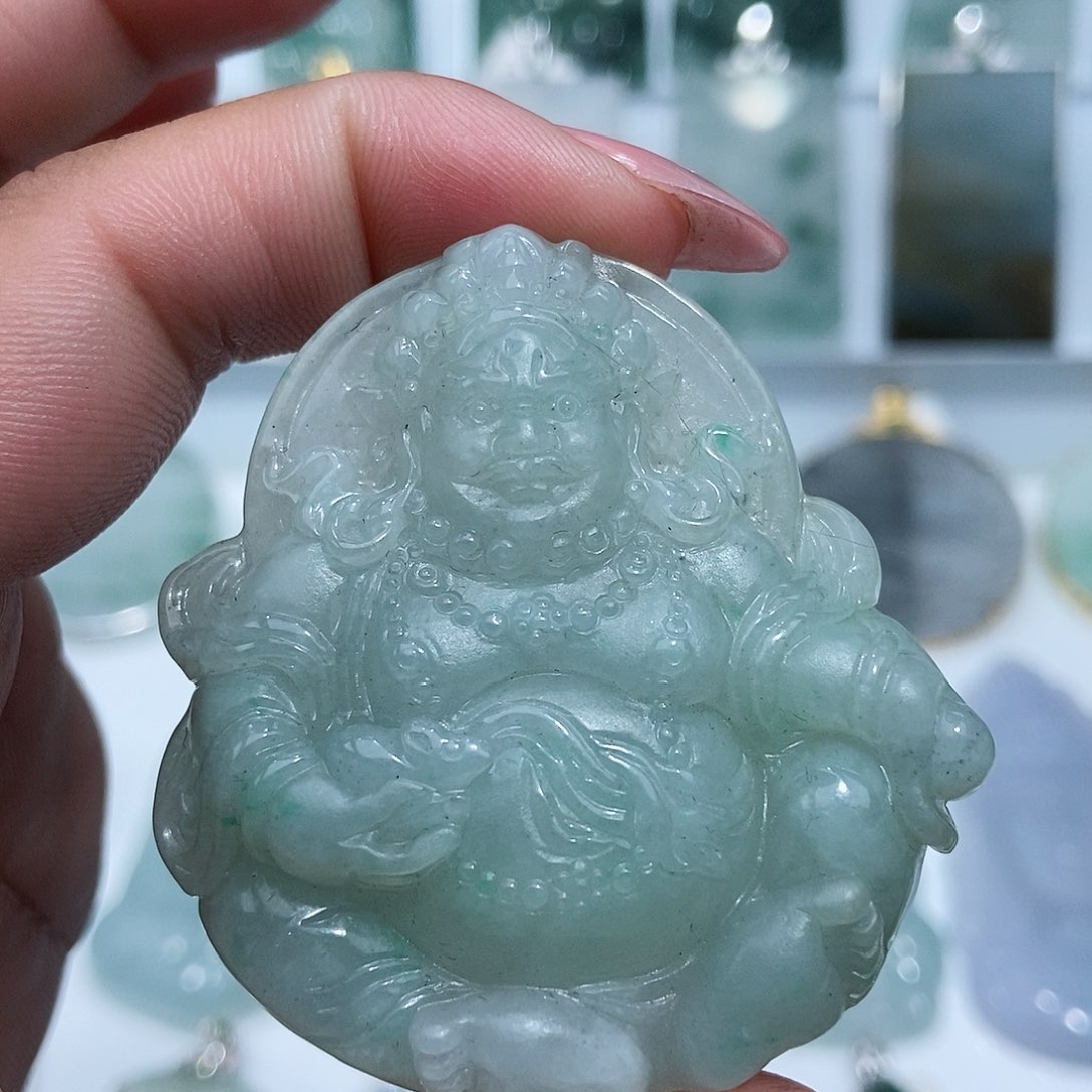 翡翠颈饰未镶嵌缅甸