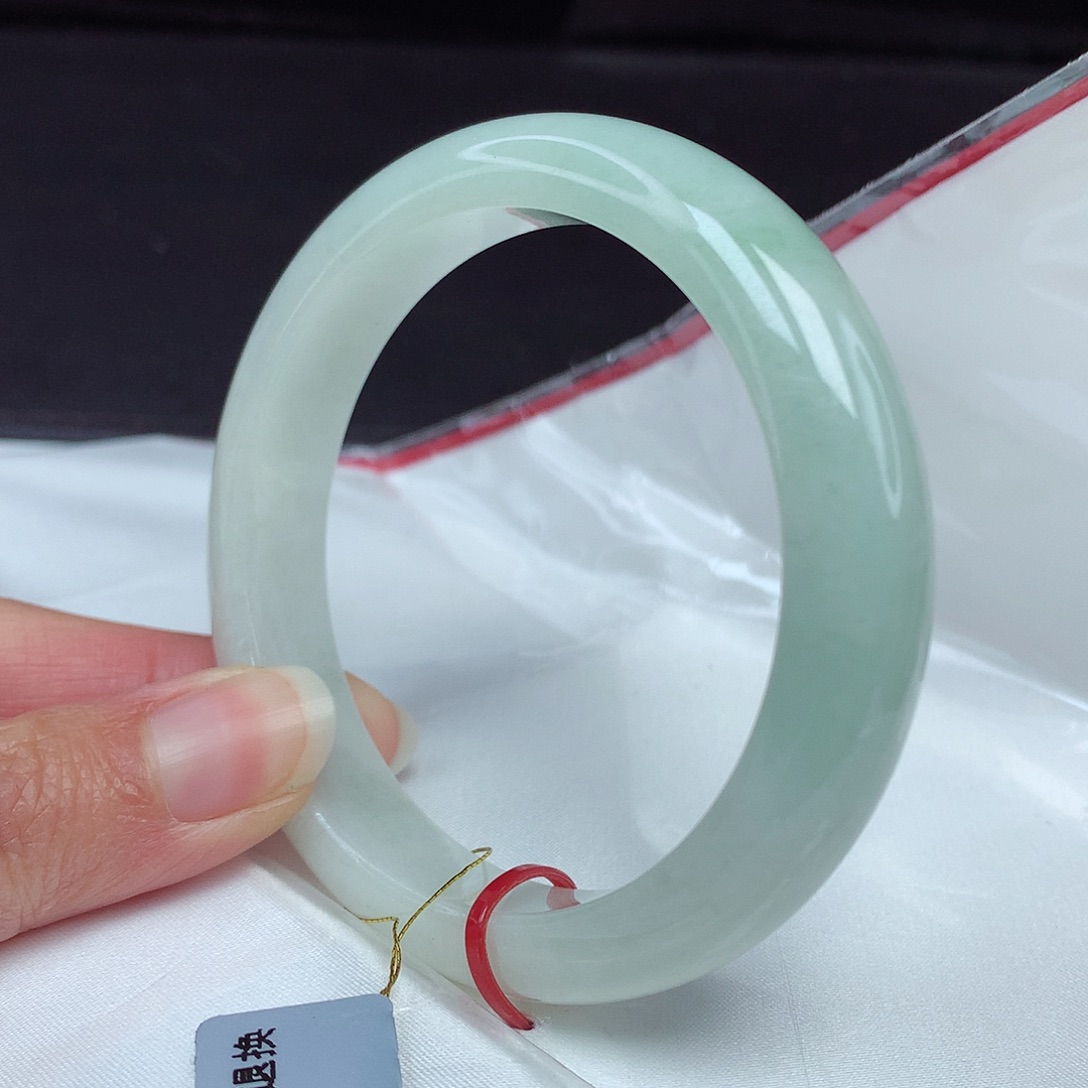 翡翠手镯未镶嵌58圈3815