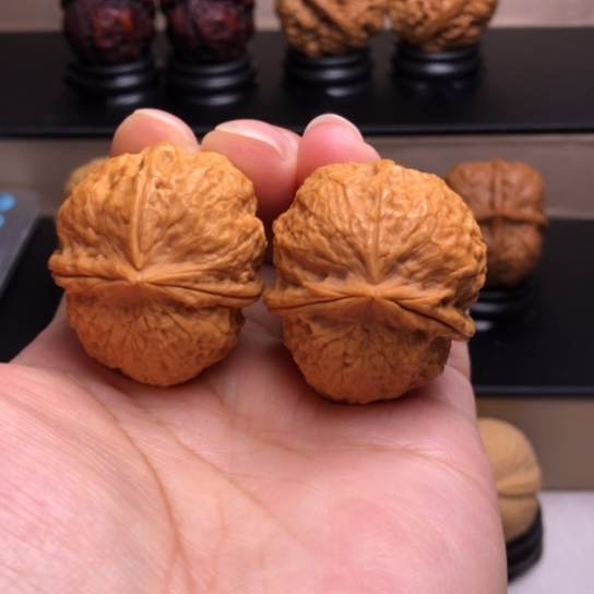 文玩核桃把件粗筋三楞6