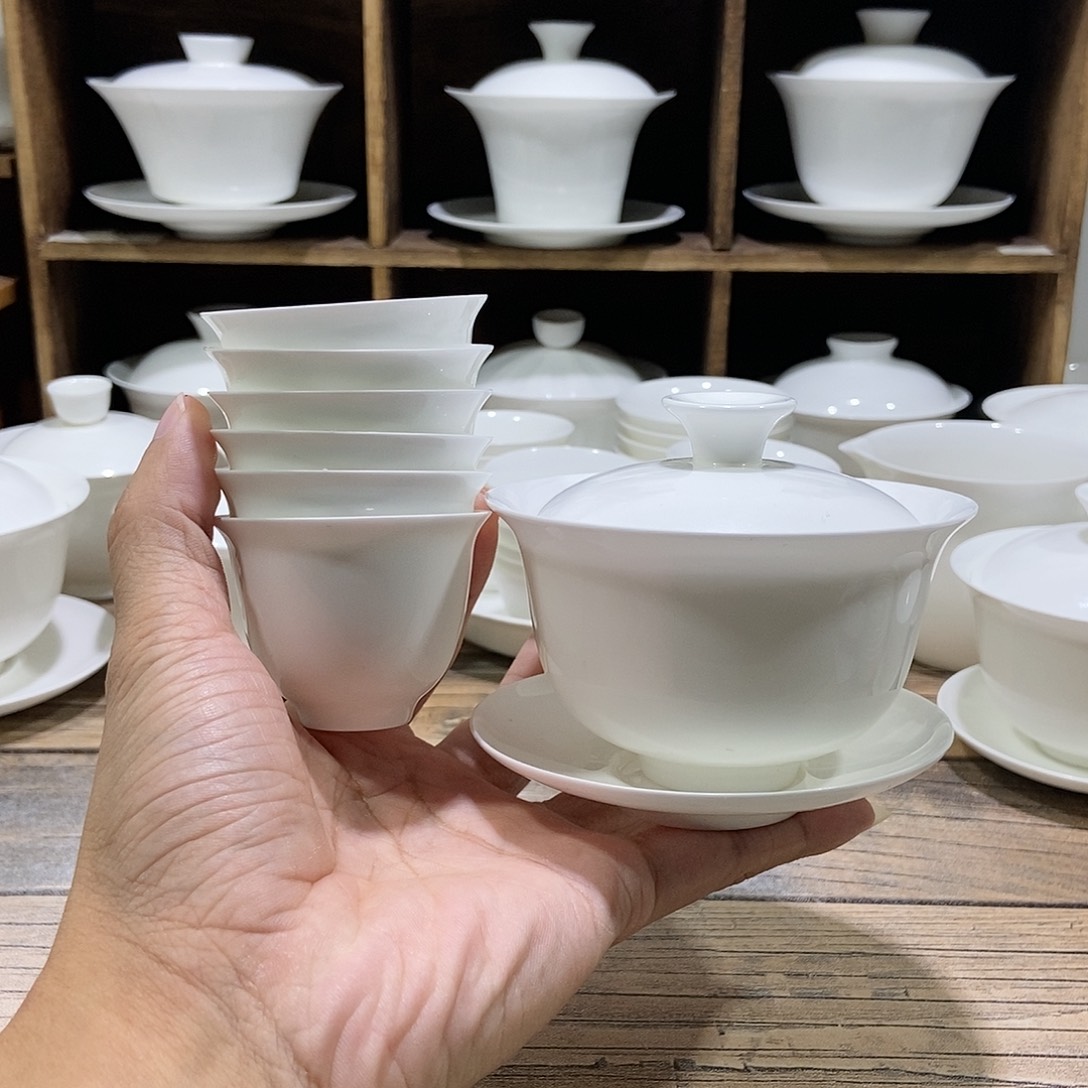 骨瓷大反口盖碗盖下约135ml+6铃铛杯满水40ml