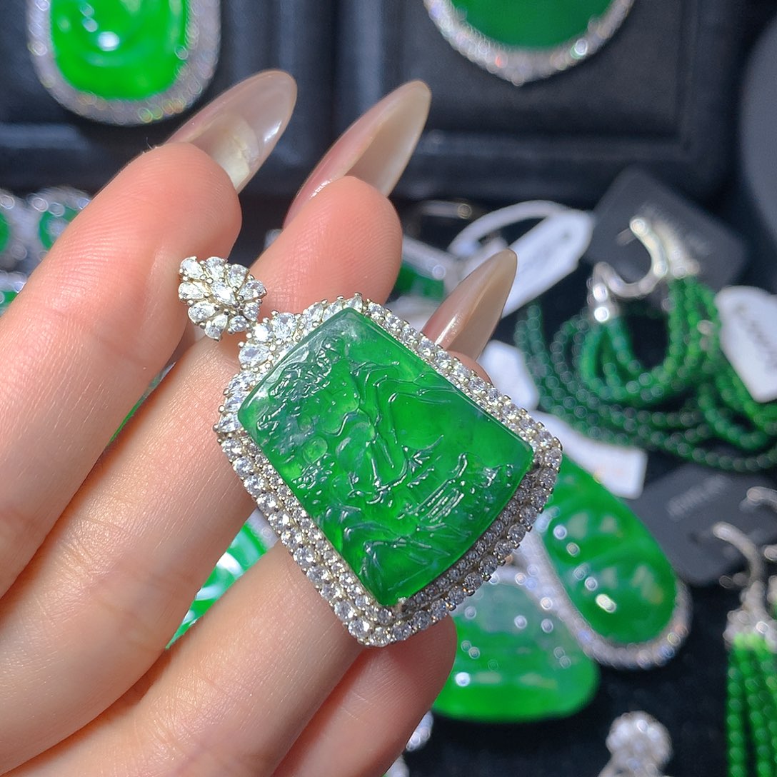 翡翠颈饰银S925镶嵌翡翠