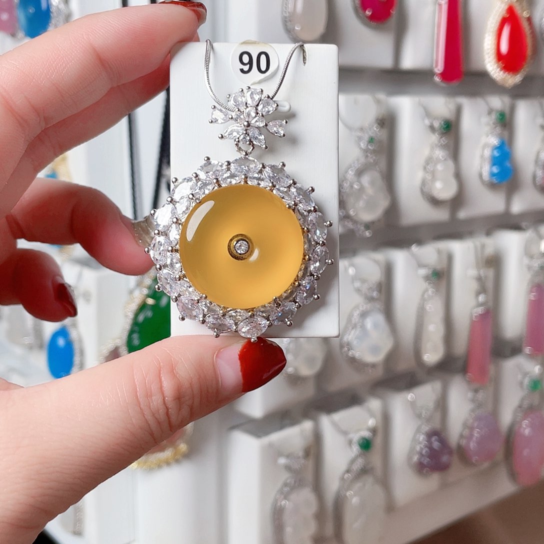 玛瑙/玉髓吊坠(赠链)未镶嵌