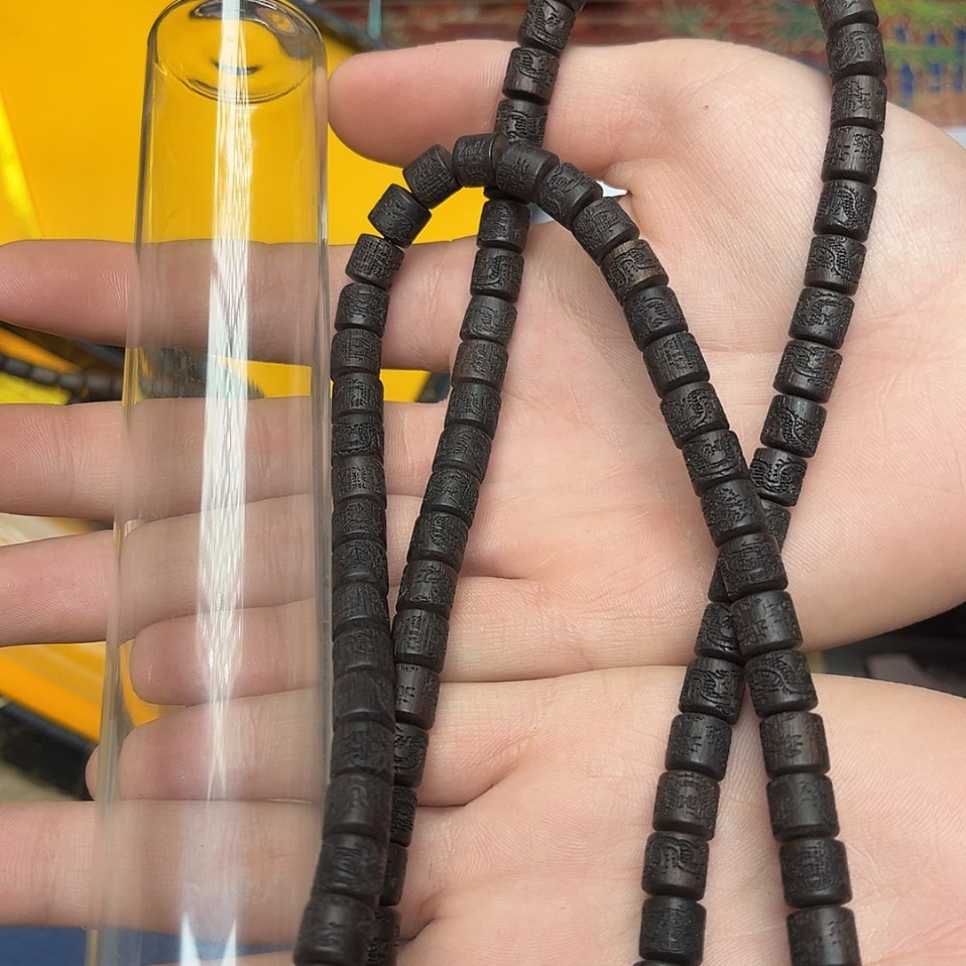 大叶紫檀（黑酸枝木类）