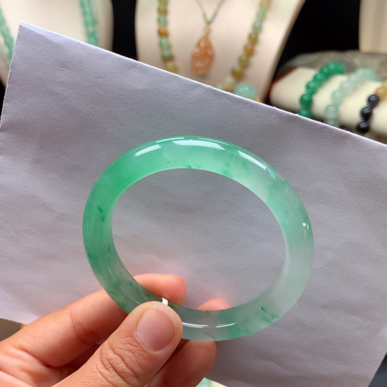 【闪购商品】未镶嵌手镯石英质玉
