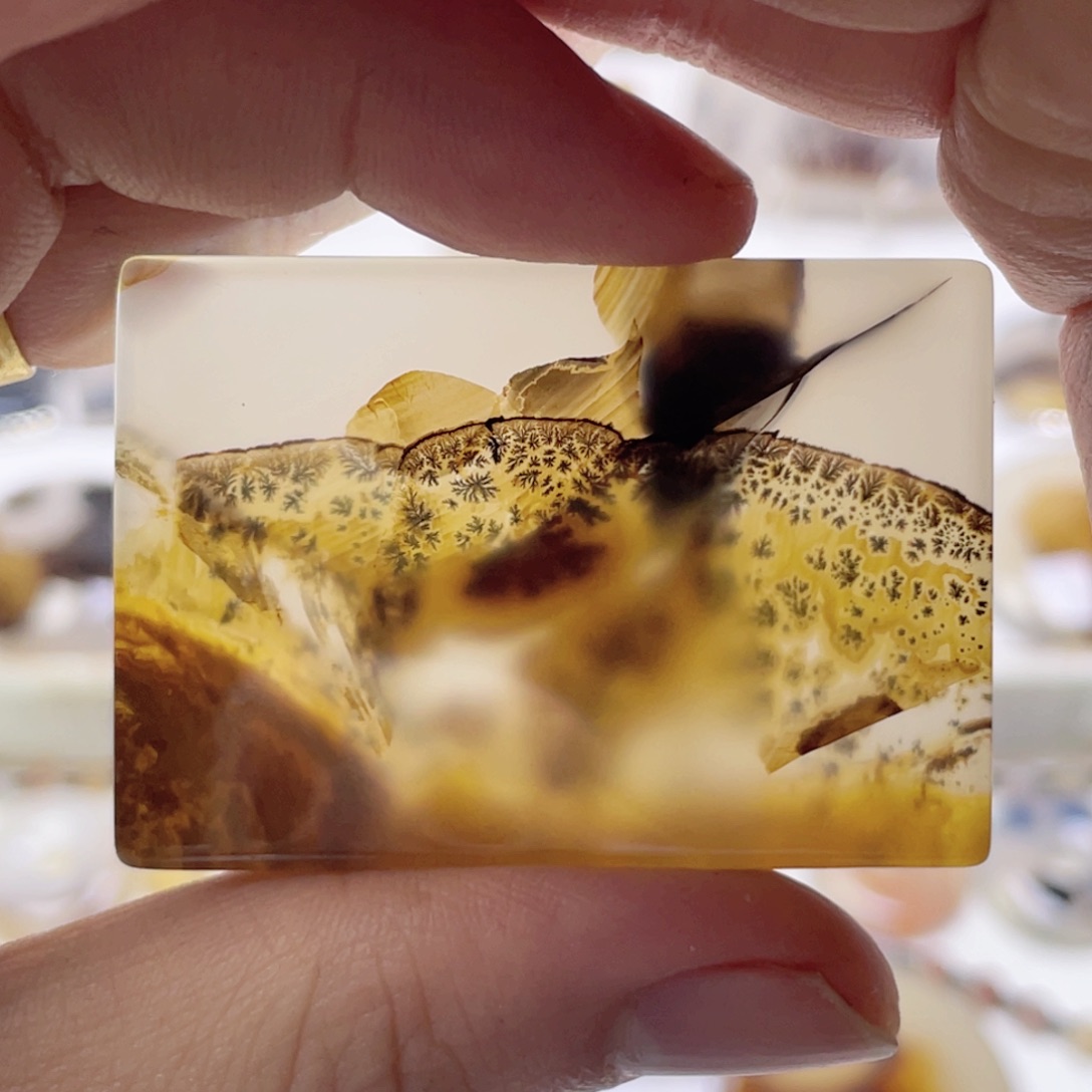 玛瑙/玉髓未镶嵌珠宝奇石